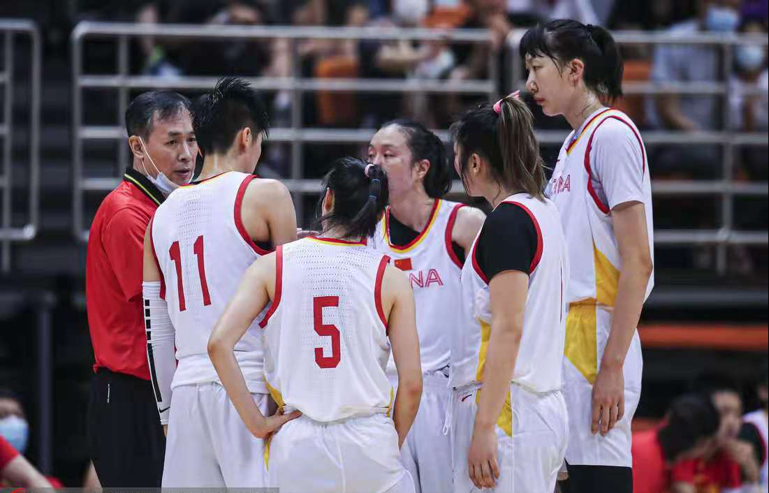 16分钟狂轰16分！2米05高塔无愧许利民信任，扛起女篮内线大旗