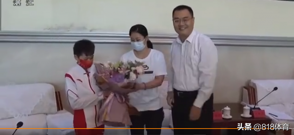 全红婵衣锦还乡!湛江市举办盛大欢迎仪式,站书记市长中间C位同框