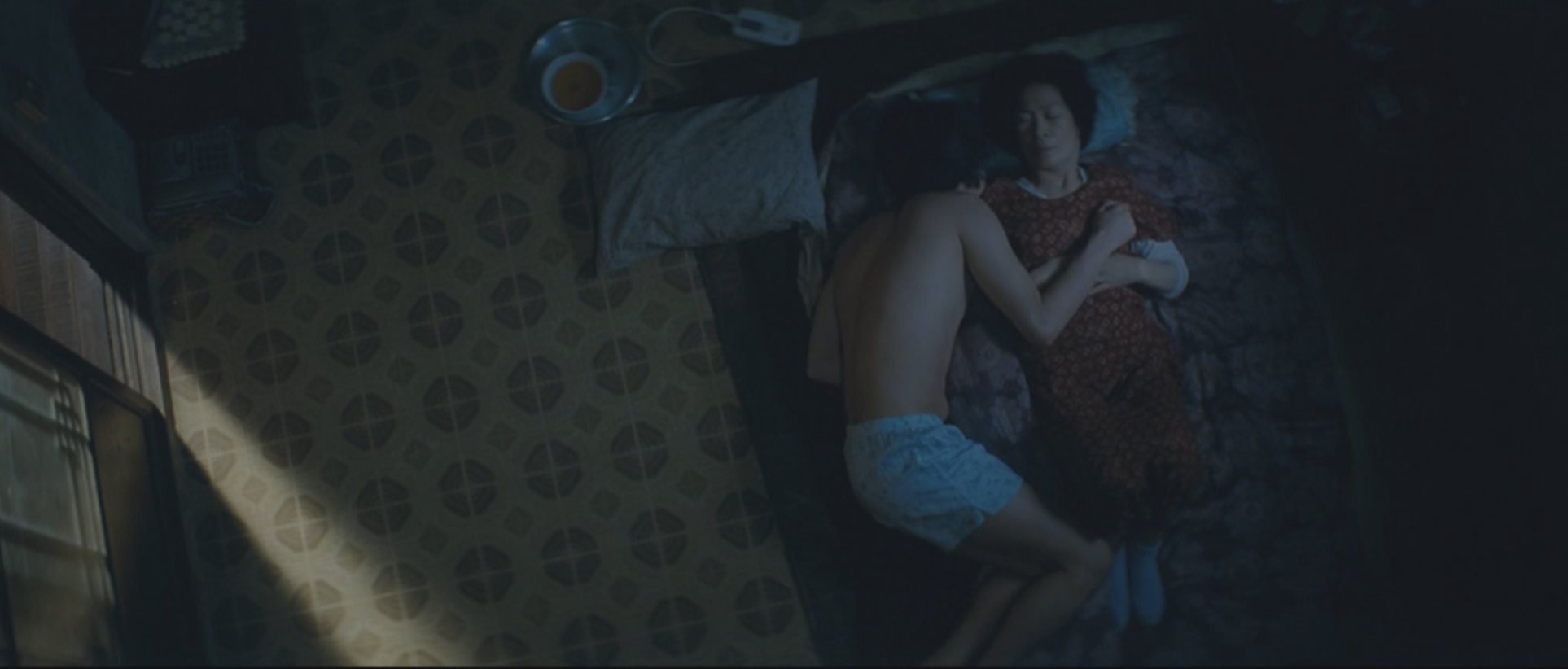 7次反转，“恋母”引发的命案，我是压着火看完