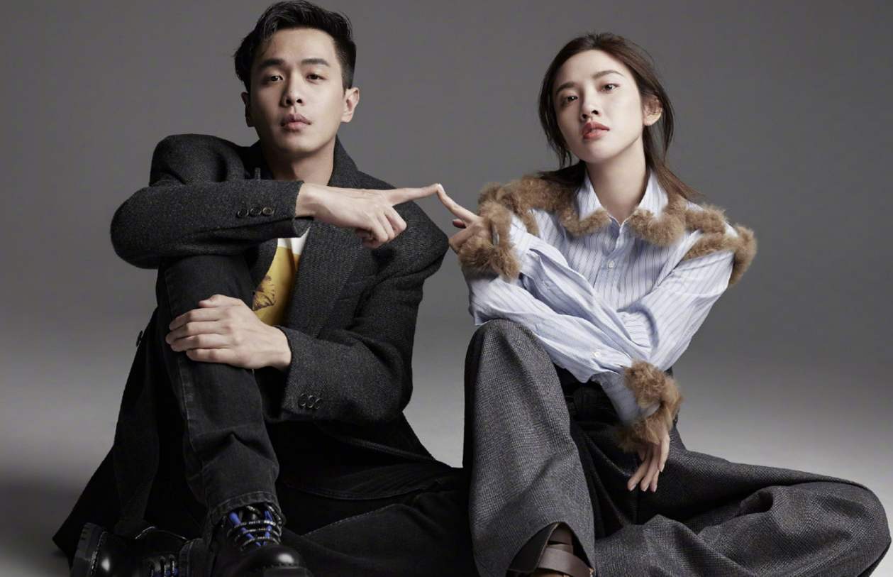 唐艺昕产后出院！张若昀手抱孩子现场派发红包