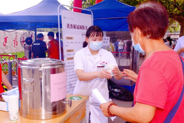 免费中药汤剂送到家门口丨陕中附院中医药健康行公益活动助力预防“德尔塔”