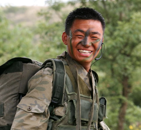 王宝强离婚案再生玄机，生日第二天遇车祸，任