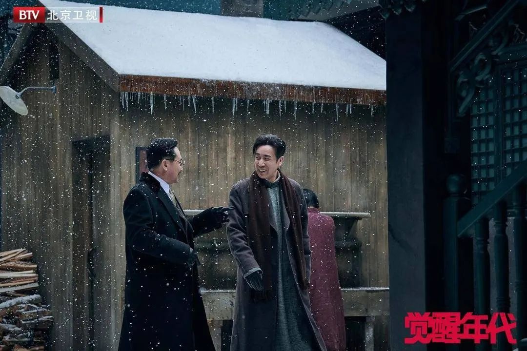 于和伟：50岁大红视帝，曾和小14岁女星传绯闻，结发妻子也是演员