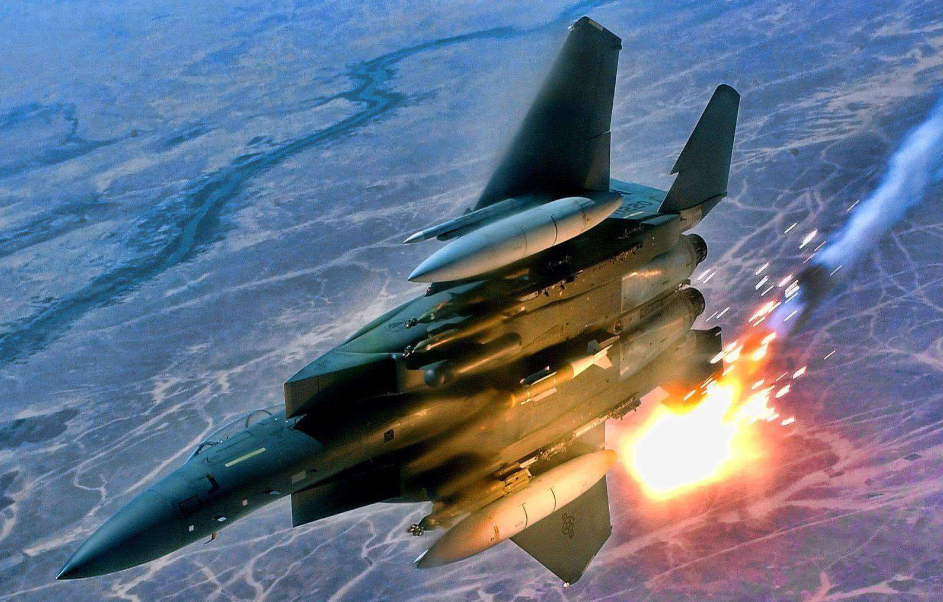 打破零记录，F-35隐身战机凌晨突袭：一举摧毁