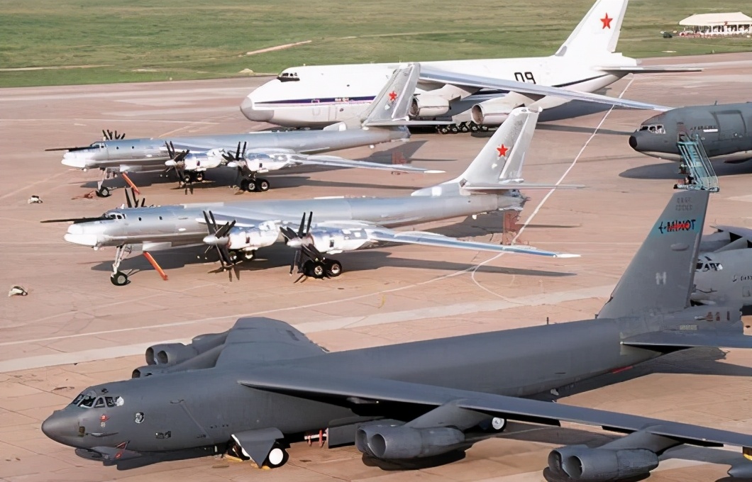 特朗普走前给拜登挖的坑，无意间帮了中国，美