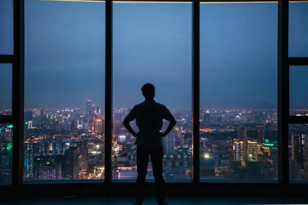 回看大佬们的成功，还敢说90后难吗？