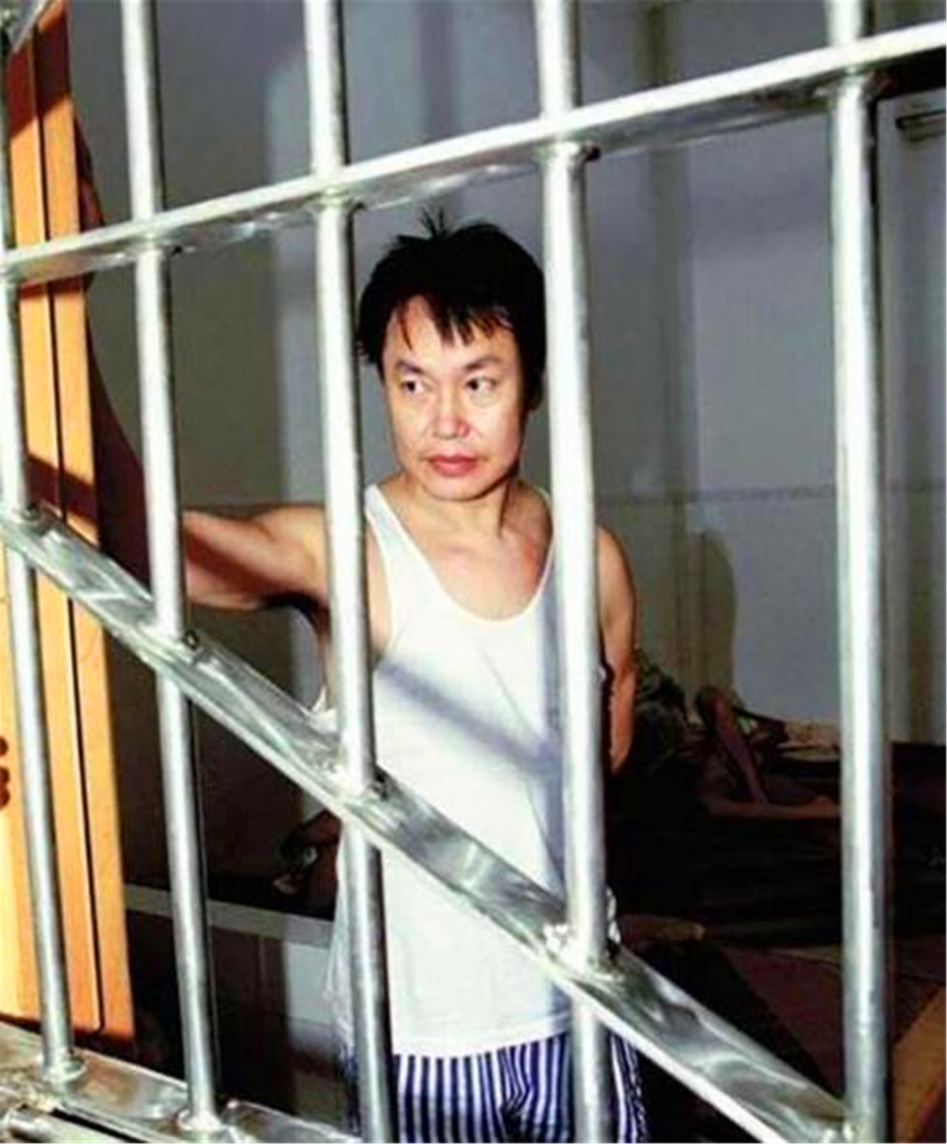 张子强被枪决后，妻子带着20亿跑到泰国，日子过得有滋有味