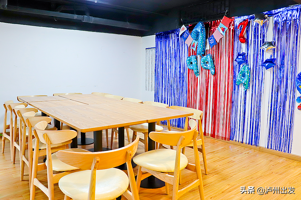 Can pull silk, can shed juice! Lu city Jing shows Aoteman thematic hamburger inn! Adjoining child is greedy cried