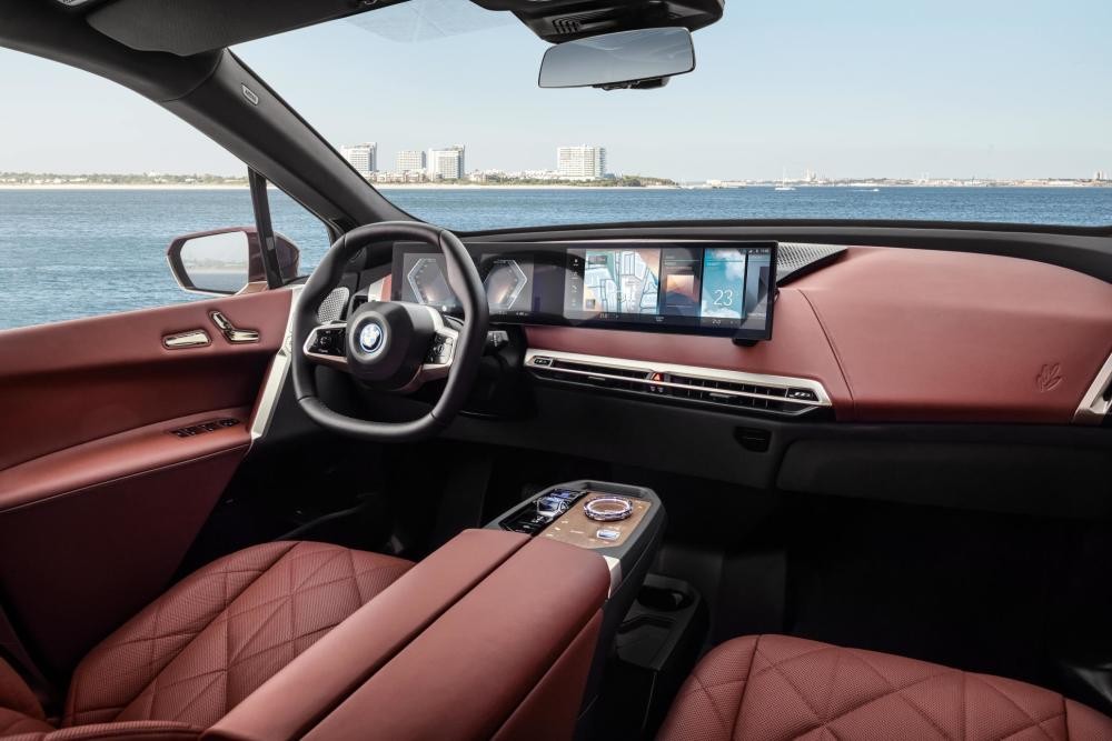 宝马旗舰版纯电SUV正式上市 BMW iX强势来袭