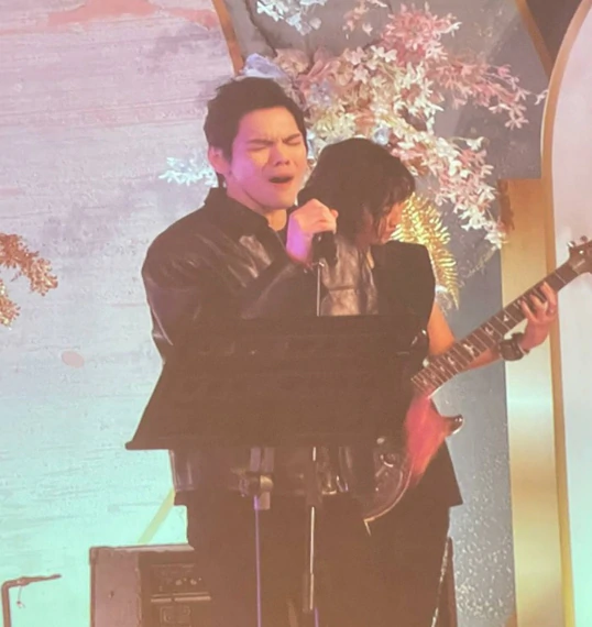 向佐郭碧婷为女儿举办豪华百日宴，开21席庆祝，网友却感觉厌烦
