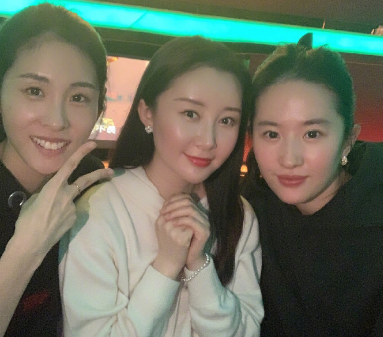 “娱圈弃女”舒畅，走到今天的结局怪谁呢？