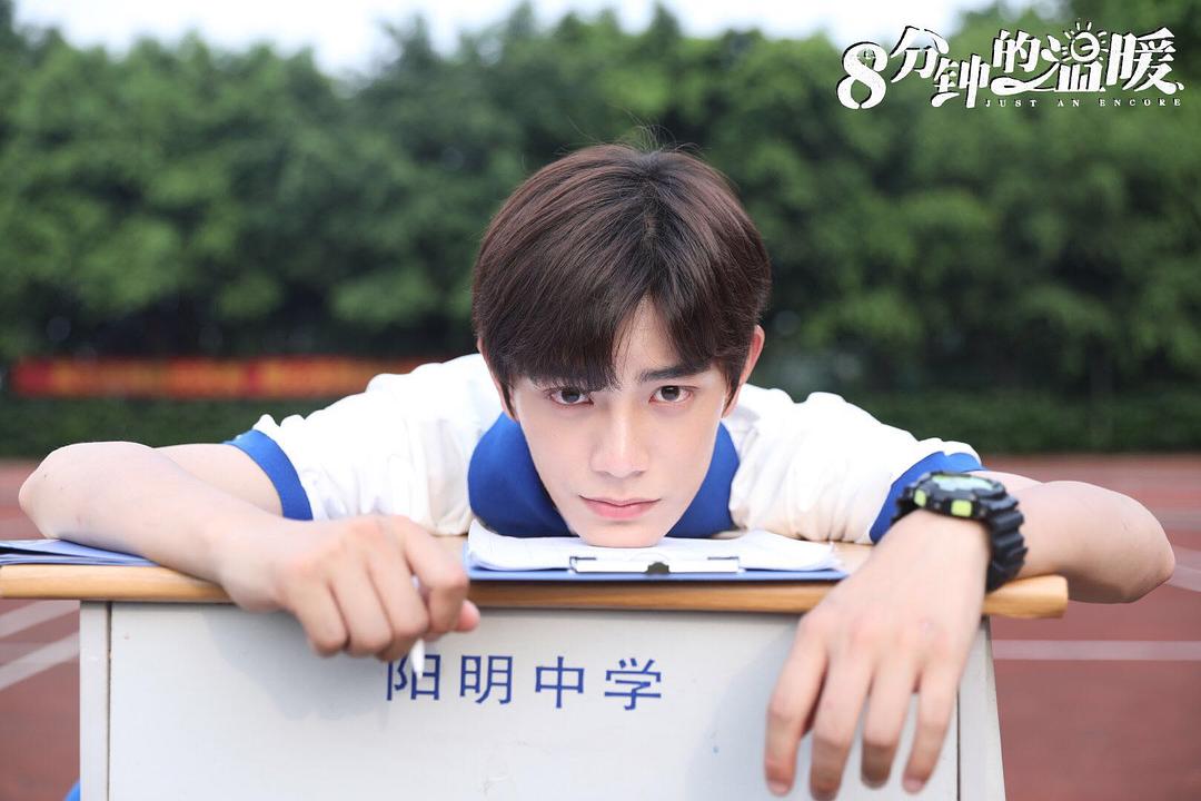 从广告模特到影视演员，新剧搭档流量小花，成