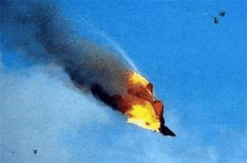 王伟坠机牺牲时，同行战友亲眼目睹却没有反击