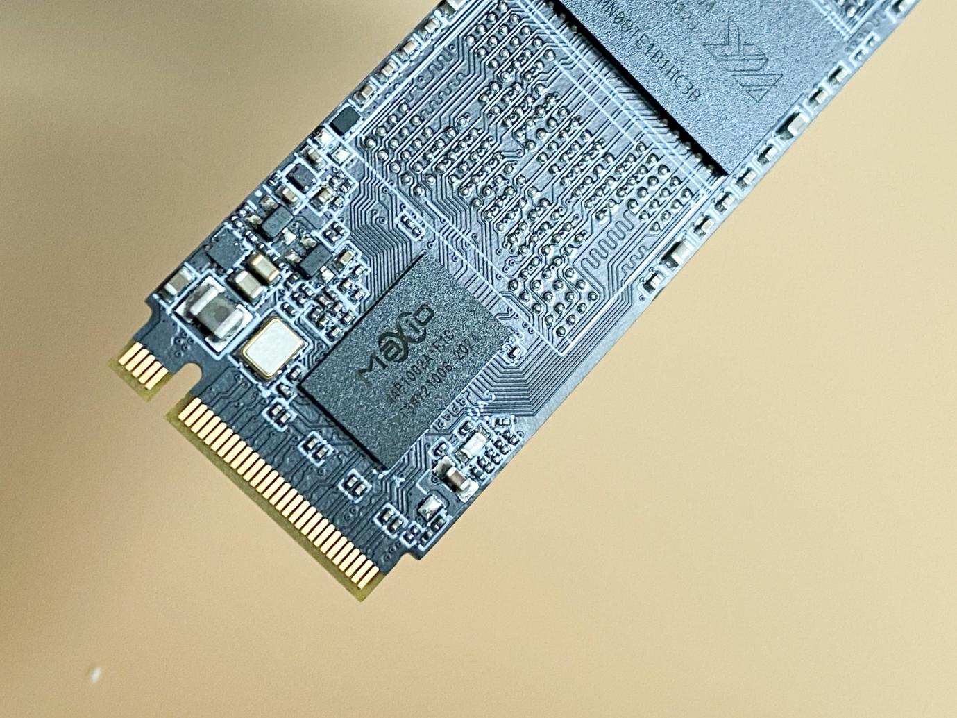 低端价格，中端性能？纯国产主控和颗粒NVMe SSD硬盘