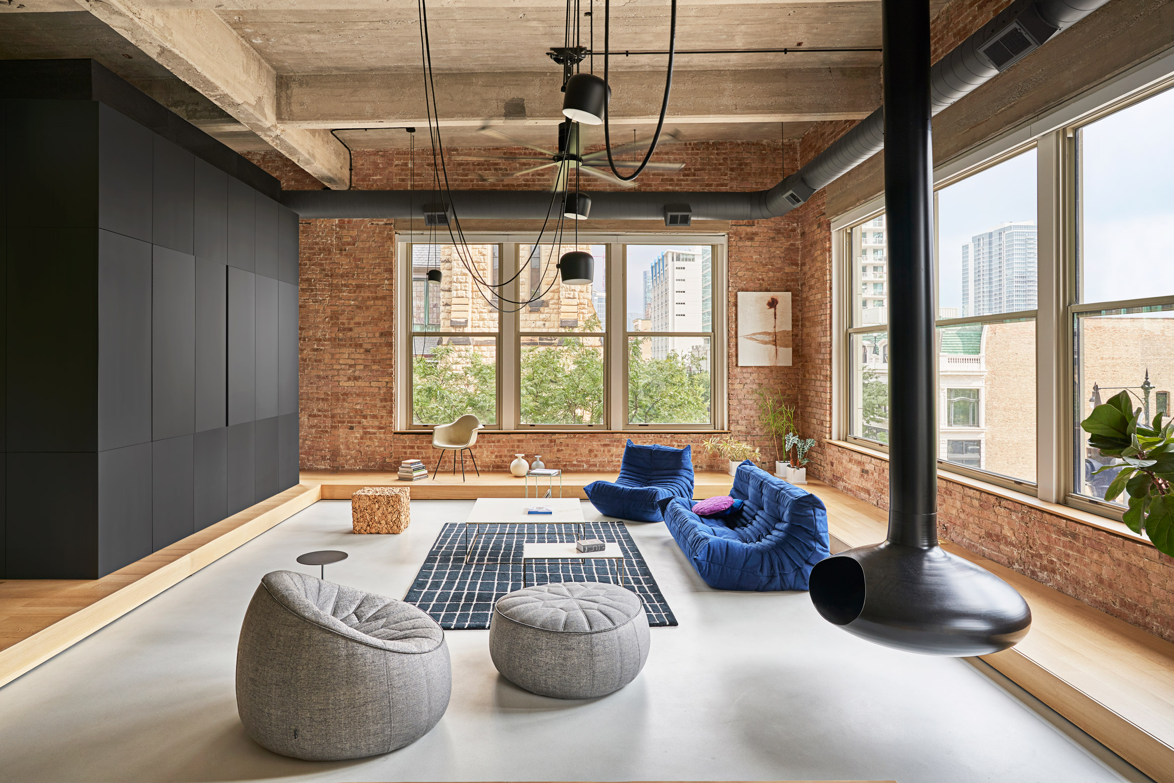 209m²工业风公寓，双层LOFT体量交错好似垂直园林