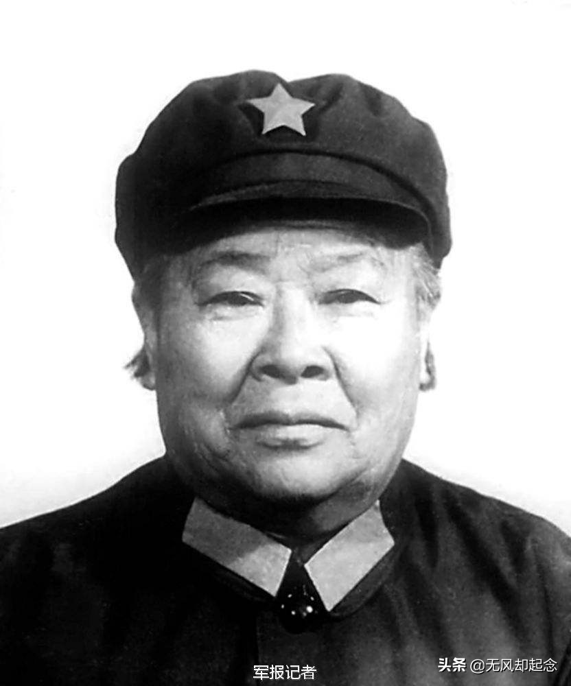 她是红军总教头，善使双枪还千杯不醉，享年103岁，丈夫更厉害