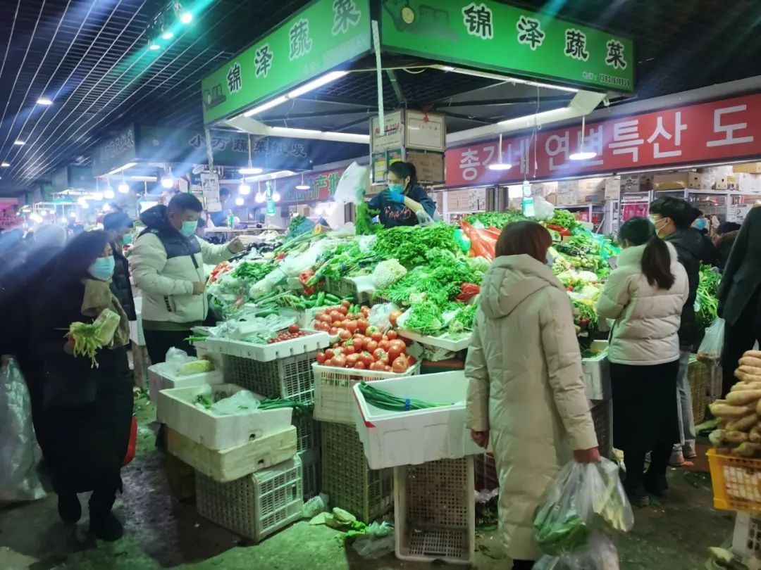 亲历环京小城“抗疫”：全员核酸，居家隔离，蔬菜涨价，商超保供