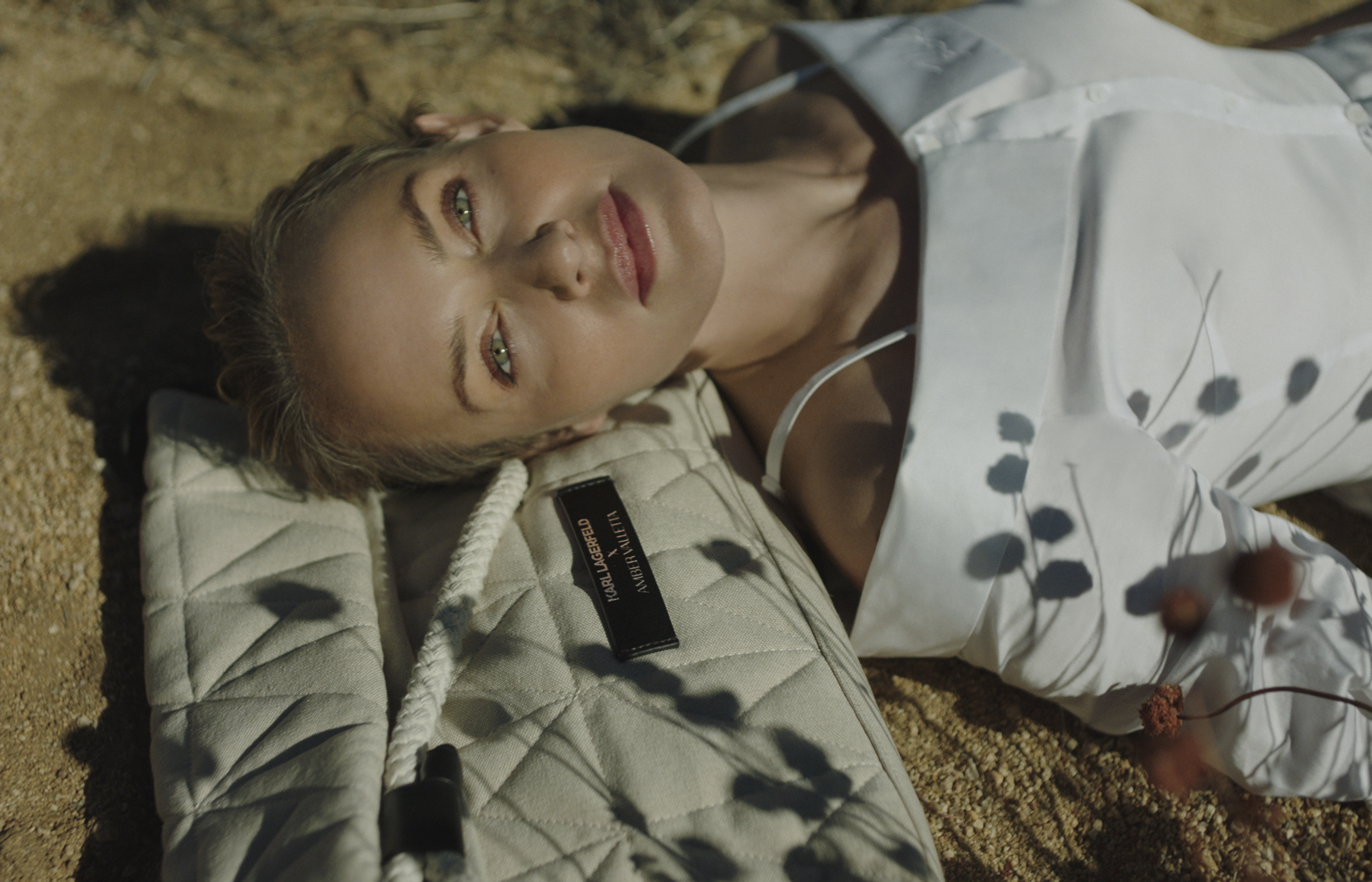 演绎春夏生态时尚KARL LAGERFELD X AMBER VALLETTA 联名系列发布