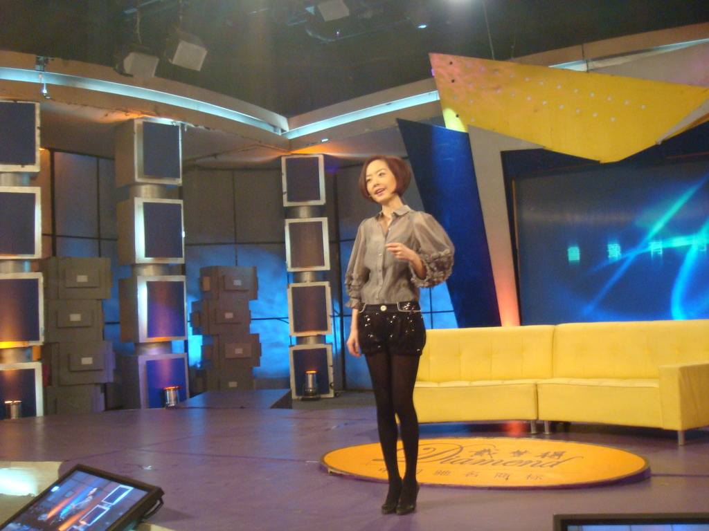 鲁豫闪婚美国人被虐待，无奈回国与初恋结婚，