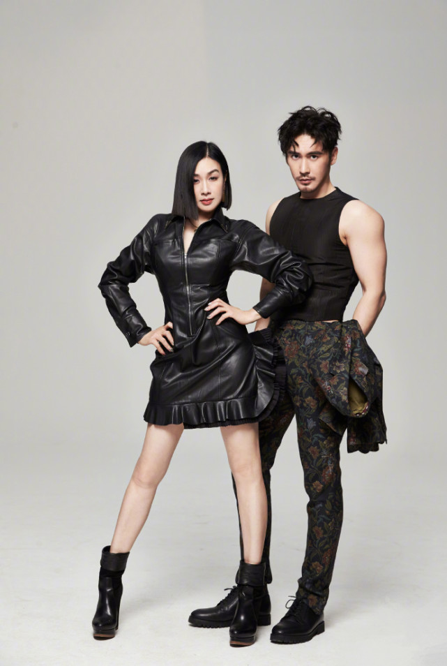 张伦硕为老婆庆生甜喊对方15岁人鱼公主，50岁钟丽缇皮肤水嫩