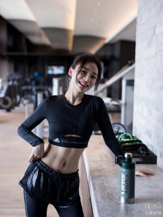 村网通白宇还会唱歌吗？袁姗姗最近是想凹什么耿直人设吗？