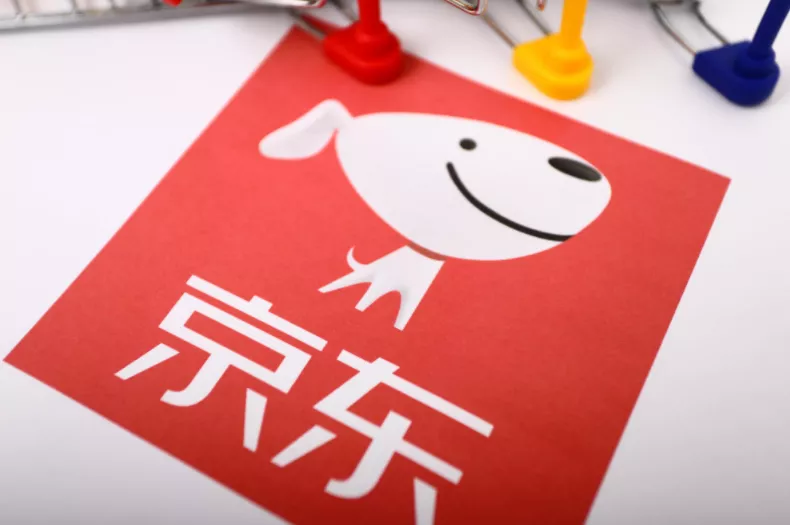 千亿富翁刘强东，选择回村