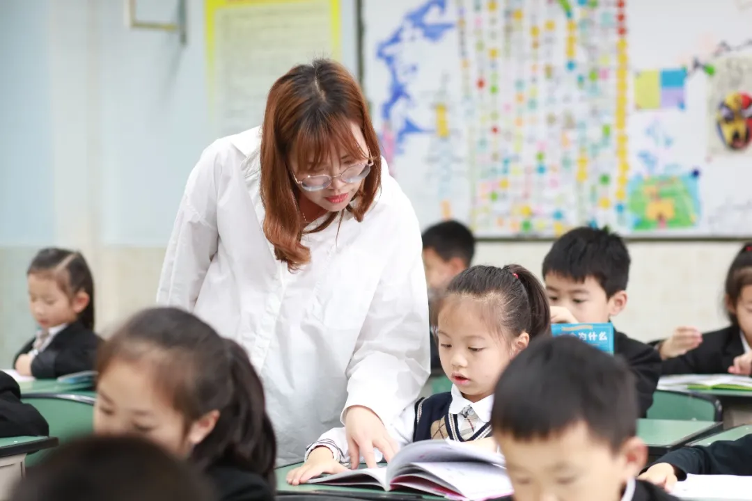 成都市双流区棠湖小学书香班级丨书香飘荡添智慧 墨香永存润心灵