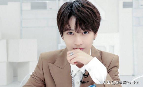 《青春有你2》吊打《创造营2020》，只因为一个刘雨昕？