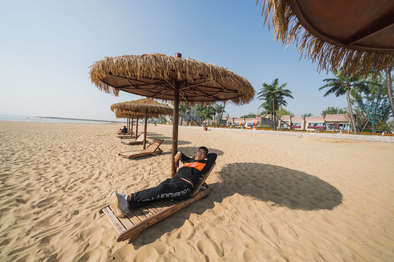 暖阳下的初冬打卡曹妃甸最新网红海洋沙滩