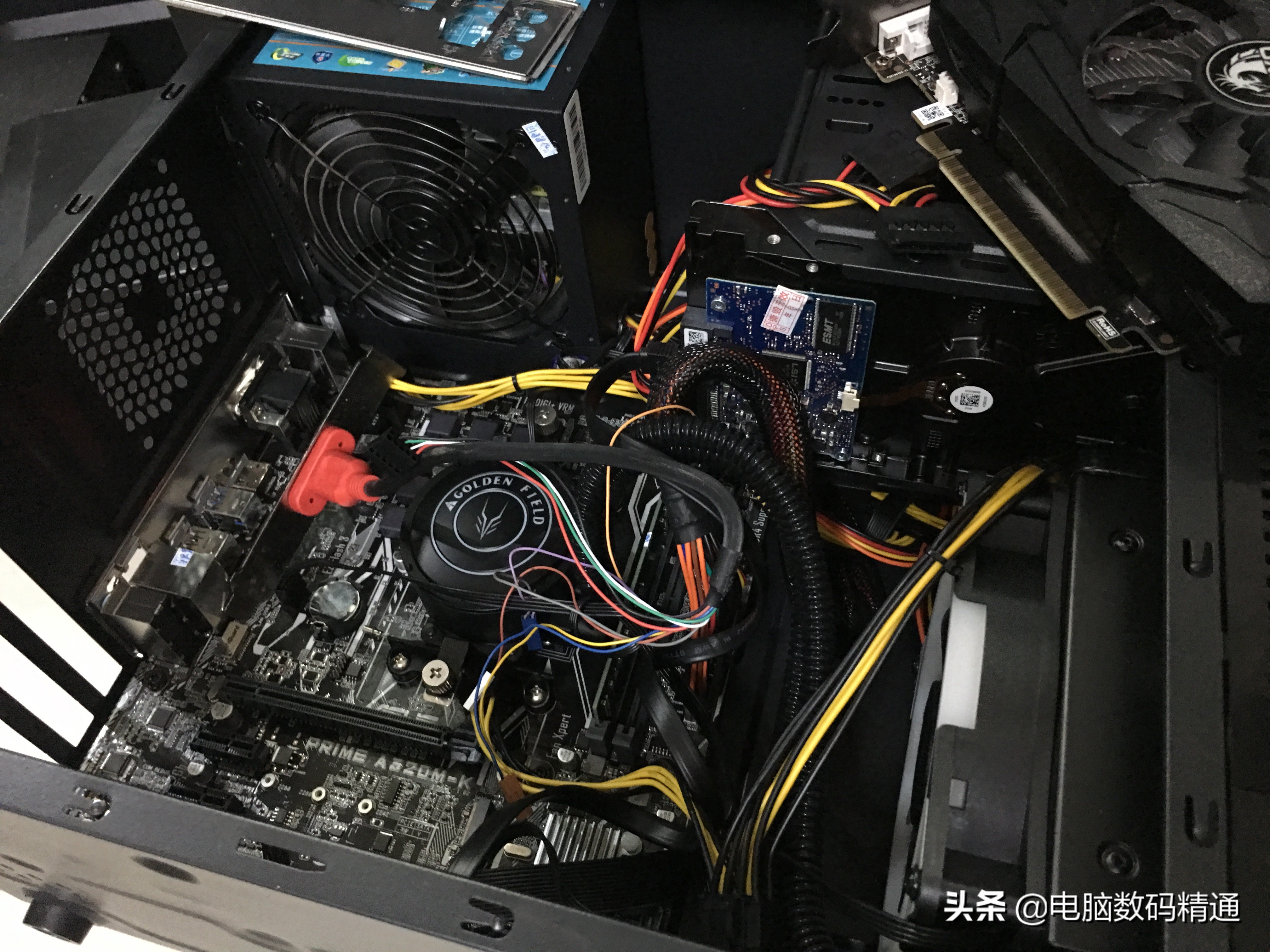 朋友要给电脑加256G内存，吓我一身冷汗，看到他电脑后我崩溃了