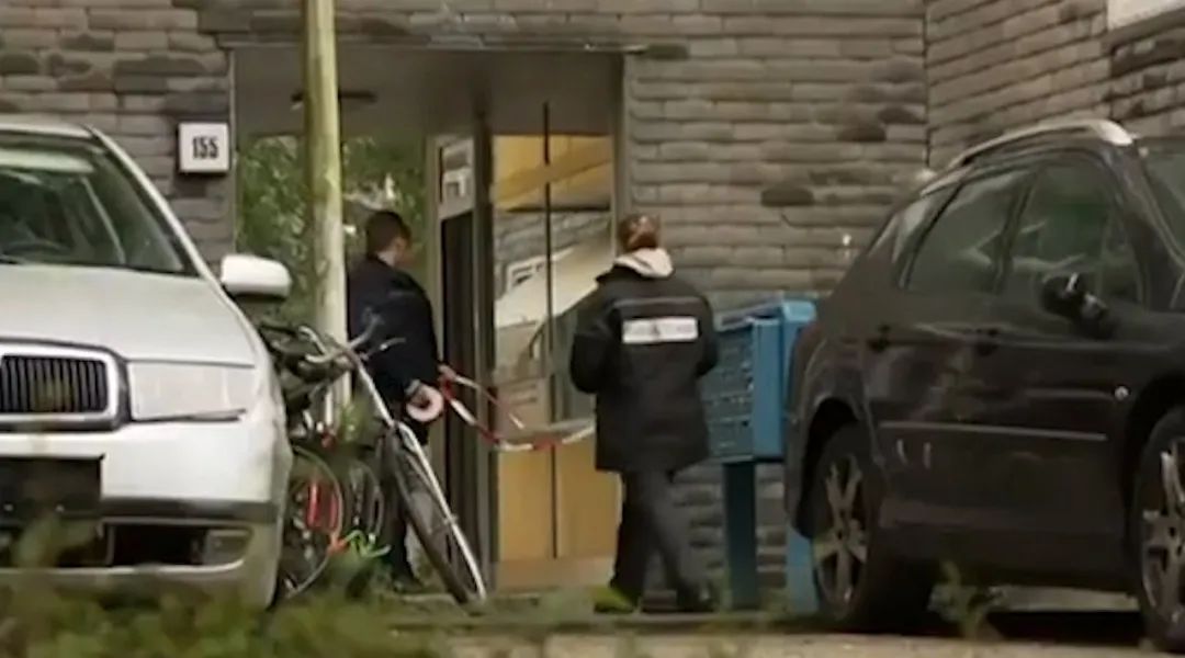 印媒：中国军队在印度士兵射程内；警方悬赏50万通缉在逃夫妻；乡村教师平均工资不低于当地公务员