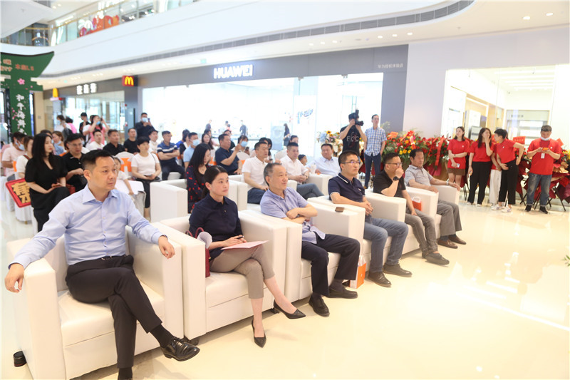 小米阜阳吾悦广场店盛大开业