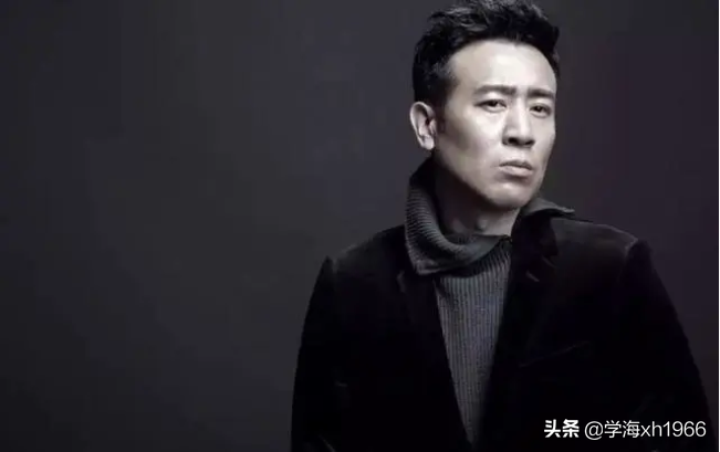 于和伟结婚28年零绯闻，看到他妻子照片后，网友