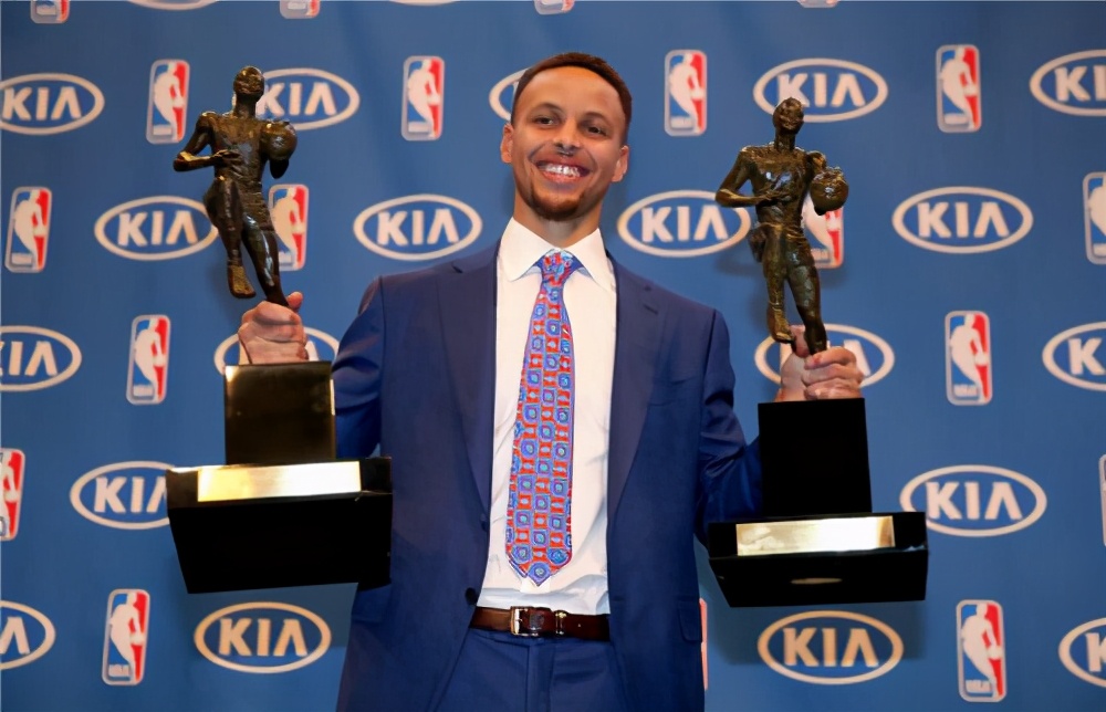 NBA现役7位常规赛MVP，谁的数据在季后赛下跌得最厉害？