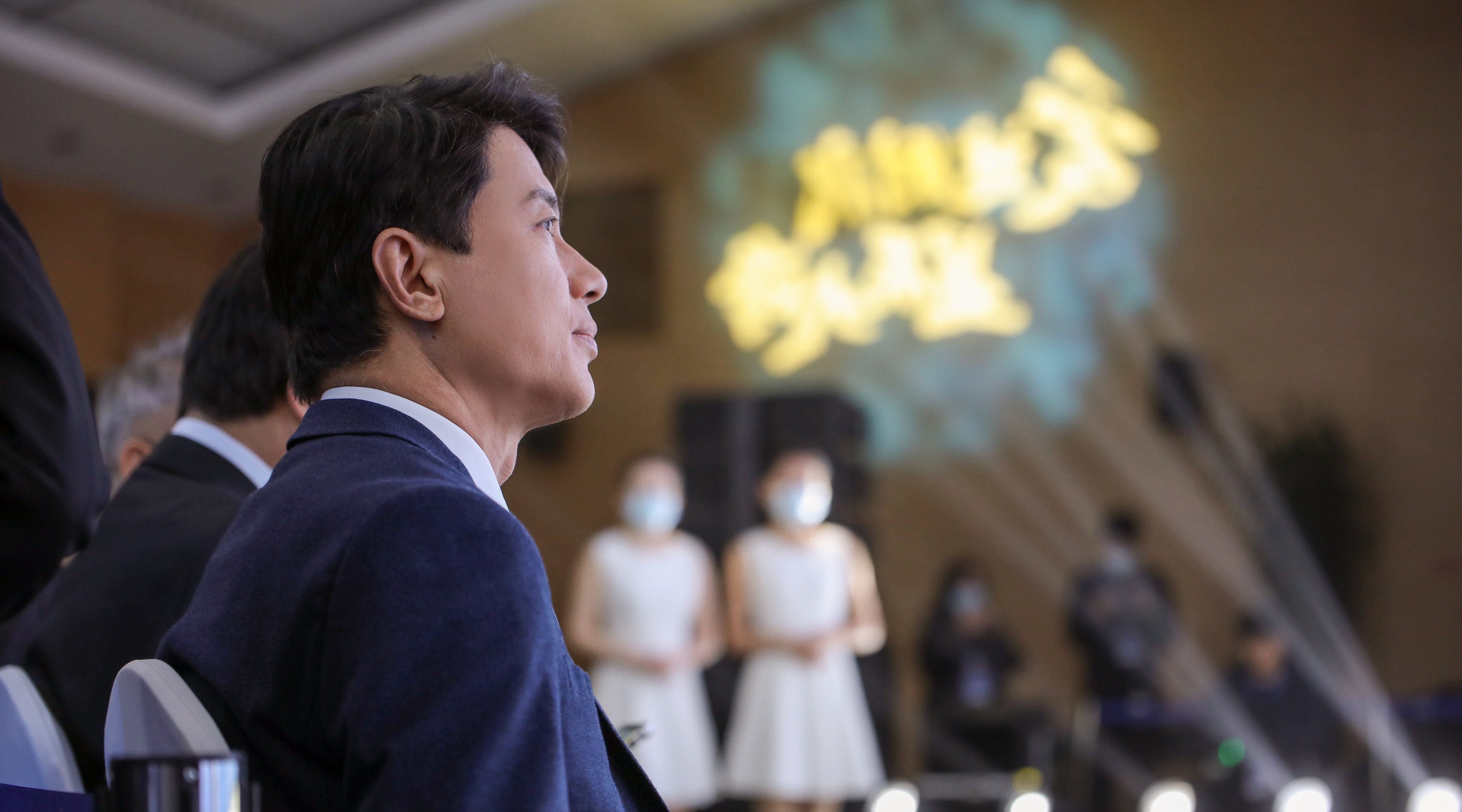 Baidu appears on the market 2 times, a straight face AT will be handed in in harbor, these 3 people that strike gong very accident letting a person