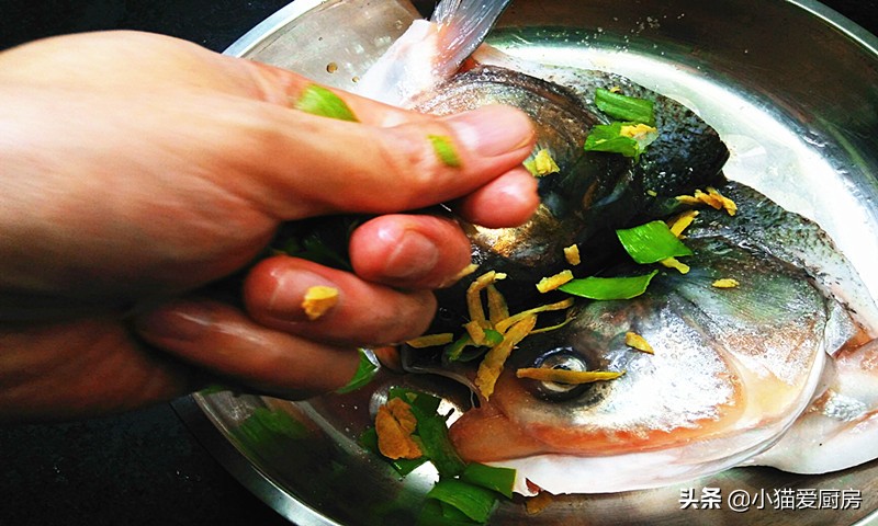 图片[3]-我喜欢的“剁椒鱼头” 用泡辣椒做的 味道很好 春节少不了-起舞食谱网