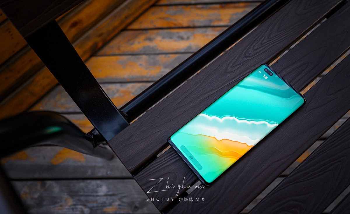 3000元买啥手机？外观控点评荣耀 V40