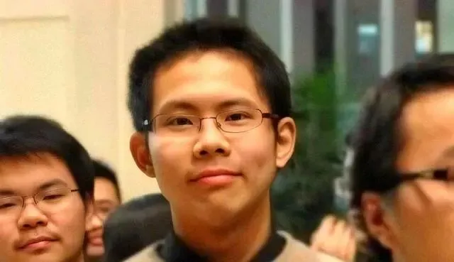北大学霸从老实人变成弑母凶犯,骗取144万泡夜店,为什么会这样