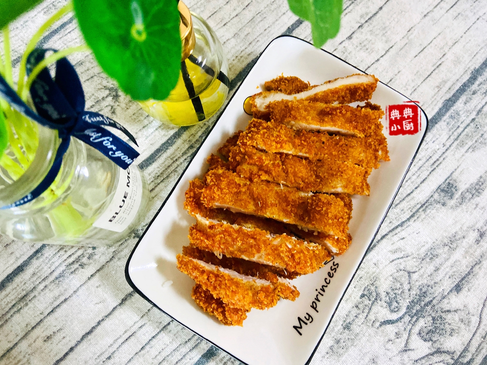自己在家就能做的黄金炸鸡排，外酥里嫩，孩子肯定爱吃