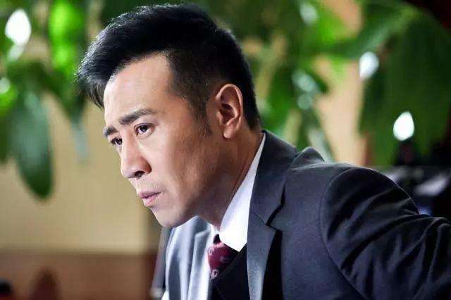 三岁丧父，吃姐姐的奶长大的于和伟，张丰毅评价：“打骨子里坏”