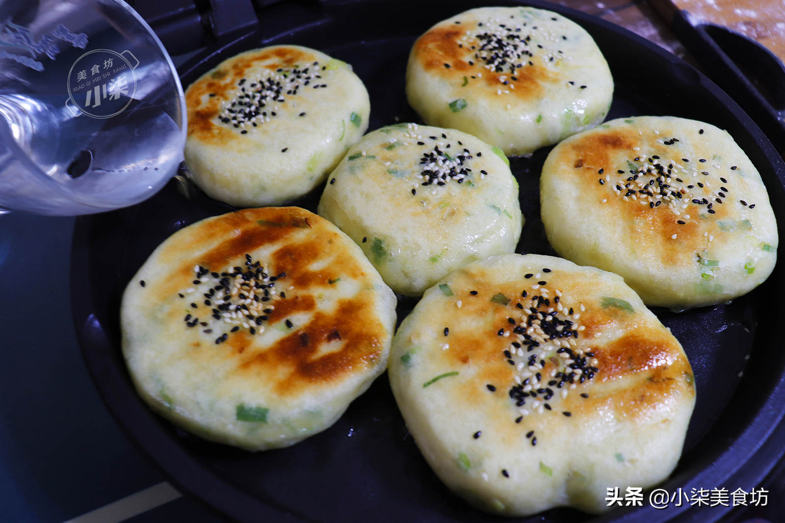 這餅我一周做2回，筷子一攪，外酥裡軟，大人孩子搶著吃，太香了