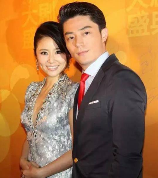 疑似婚变？从模范夫妻到貌合神离，林心如为何