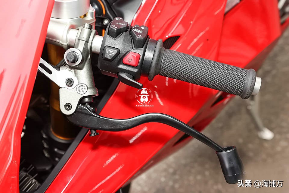 “翅膀加身”提升巨大 杜卡迪Panigale V4 S 2020款实拍