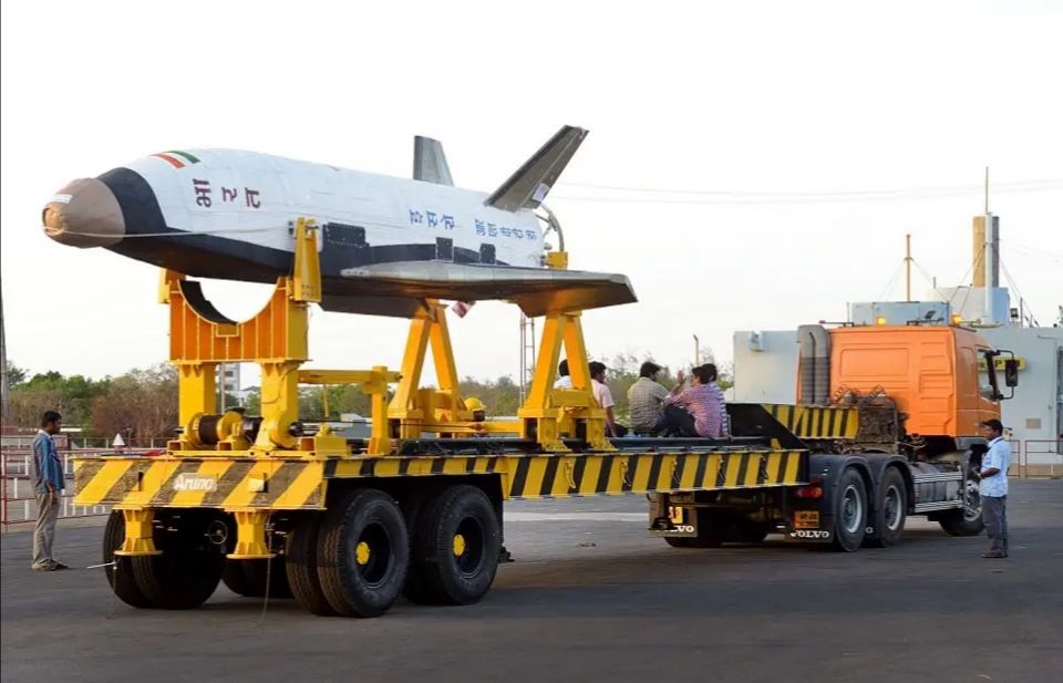 印度载人飞船还没上天，航天飞机却上天了，还要推出超重型火箭