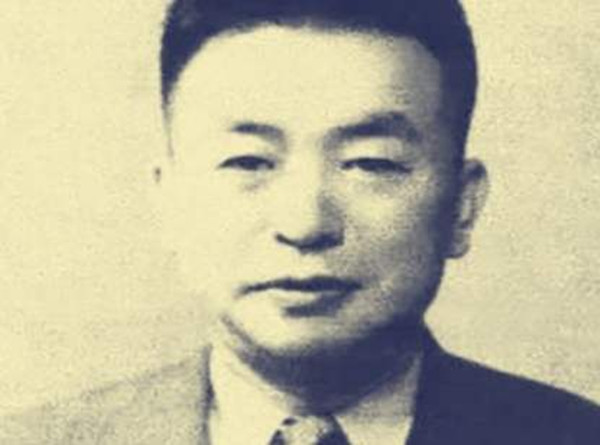 日本翻译官“表面汉奸”，吃日本喝日本，7字密