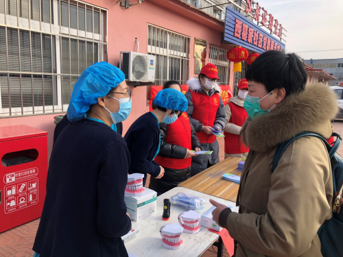山东省城阳区：开展阳光志愿者暖心服务社区行活动