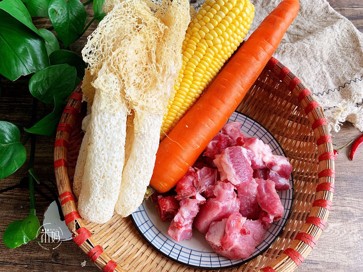 图片[4]-竹荪玉米胡萝卜排骨汤做法步骤图 也要多喝这碗汤鲜美润燥营养好-起舞食谱网