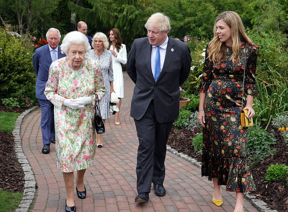 第一夫人们G7峰会首场比拼！日本夫人大展东方美，英国夫人真少女