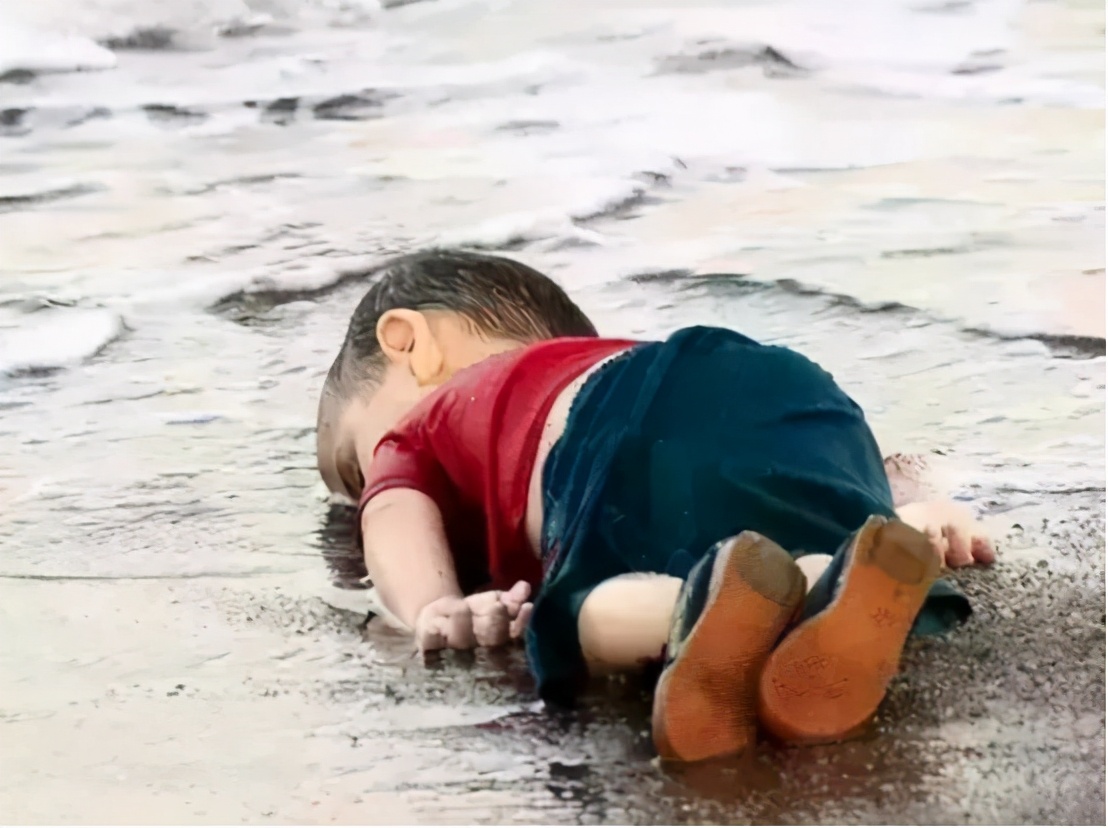 絕不能讓俄羅斯孤軍奮戰！ 中俄團結如山，是世界和平的中流砥柱