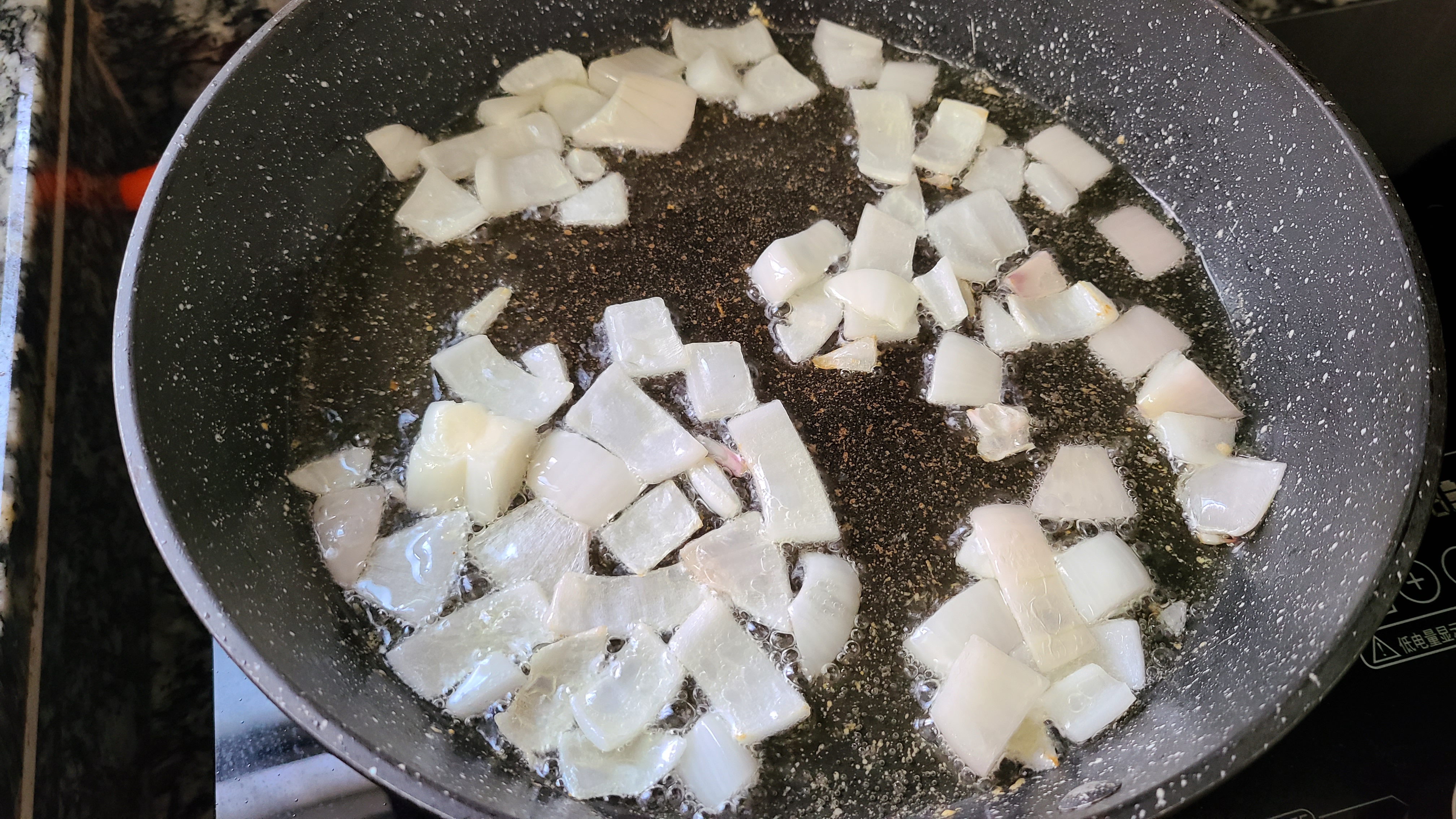 鸡腿别直接炖，广东人教我一个做法，美味好吃，每次都吃光